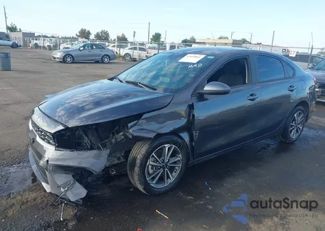 2023 Kia Forte Lxs z USA, uszkodzony, nr VIN 3KPF24AD3PE590354